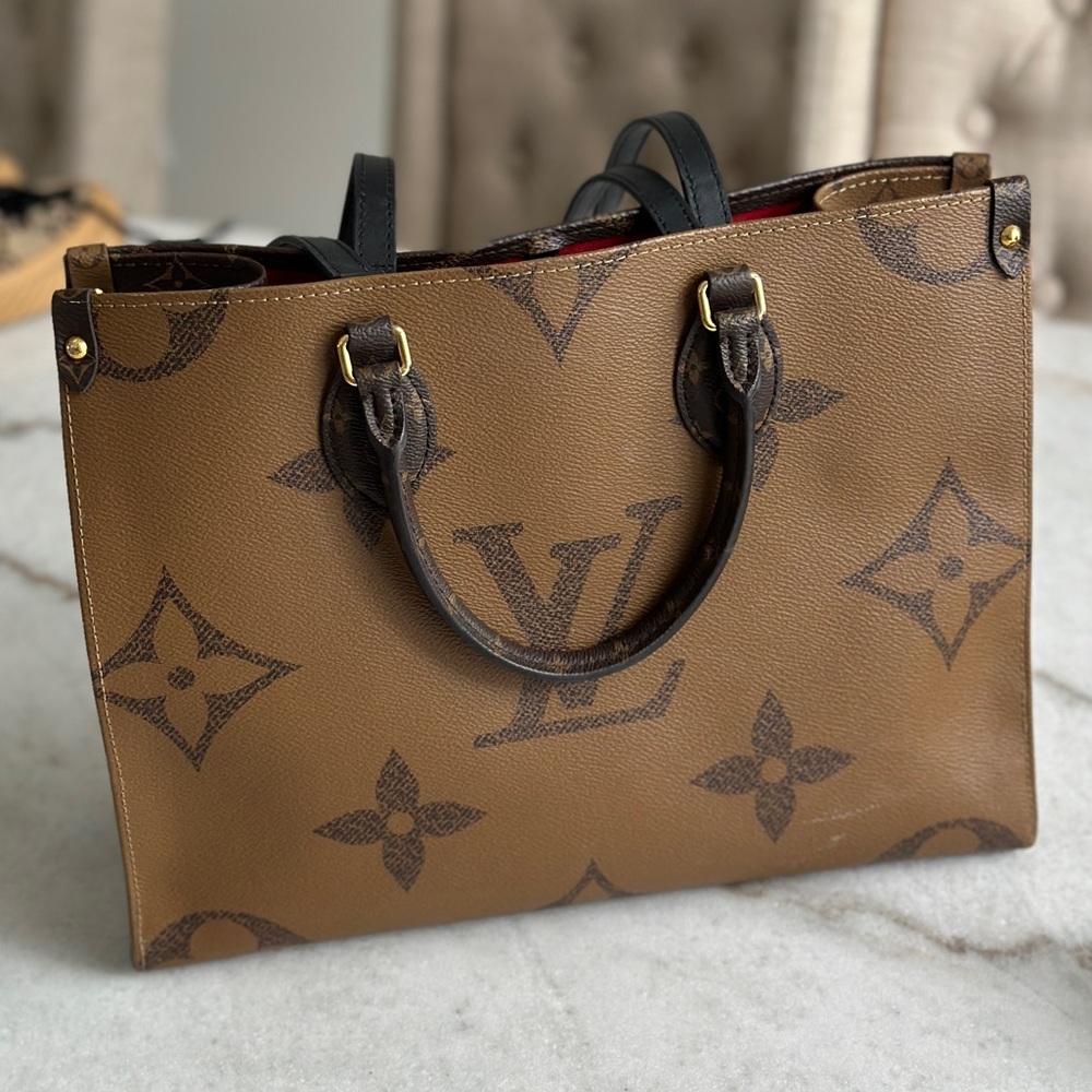 Authentic 2-tone Louis Vuitton OnTheGo MM